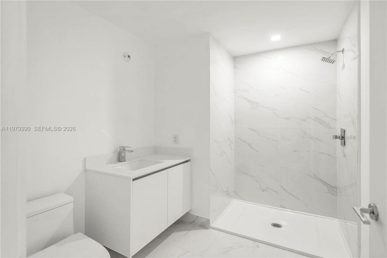 700 NE 24th St , Unit 4102, Miami, FL 33137 Photo