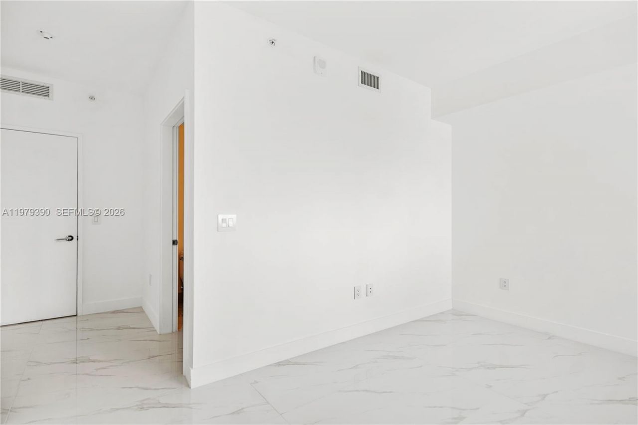 700 NE 24th St , Unit 4102, Miami, FL 33137 Photo