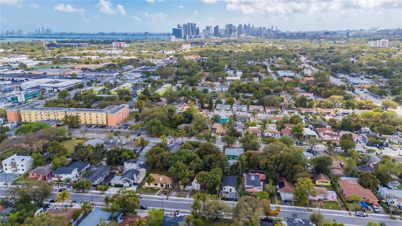 98 NE 70th St , Miami, FL 33138 Photo