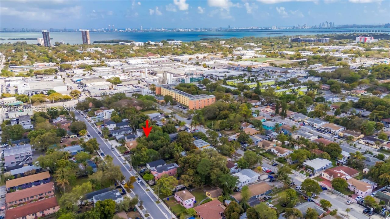 98 NE 70th St , Miami, FL 33138 Photo