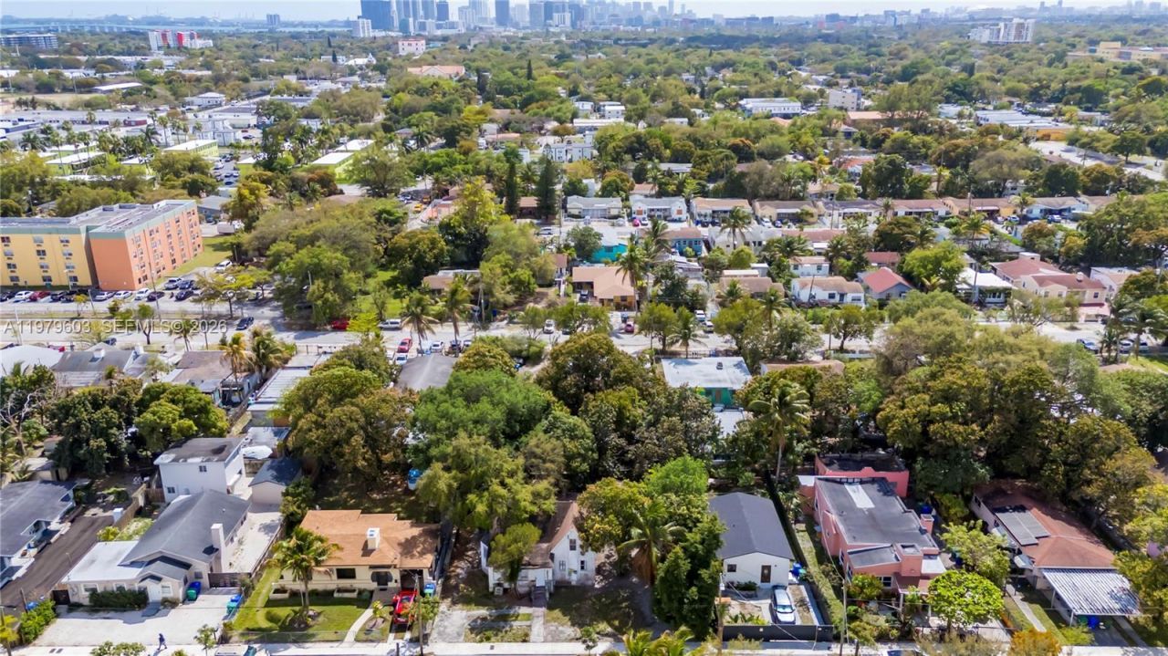 98 NE 70th St , Miami, FL 33138 Photo