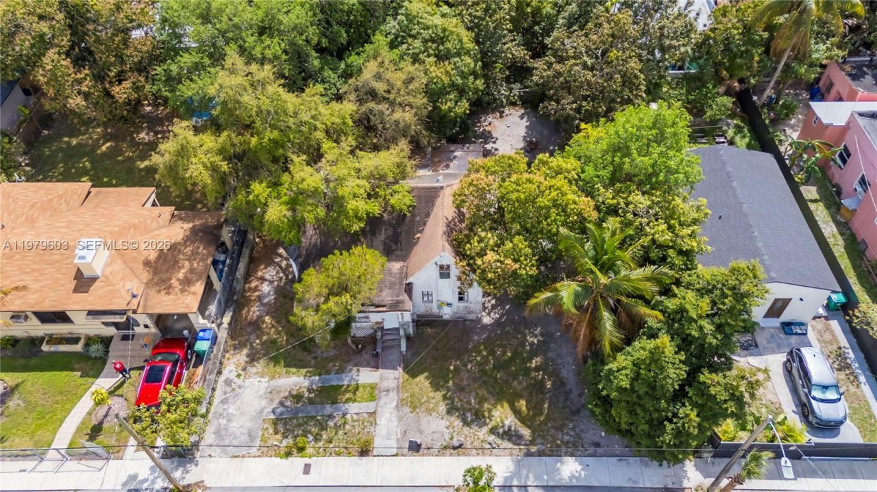 98 NE 70th St , Miami, FL 33138 Photo