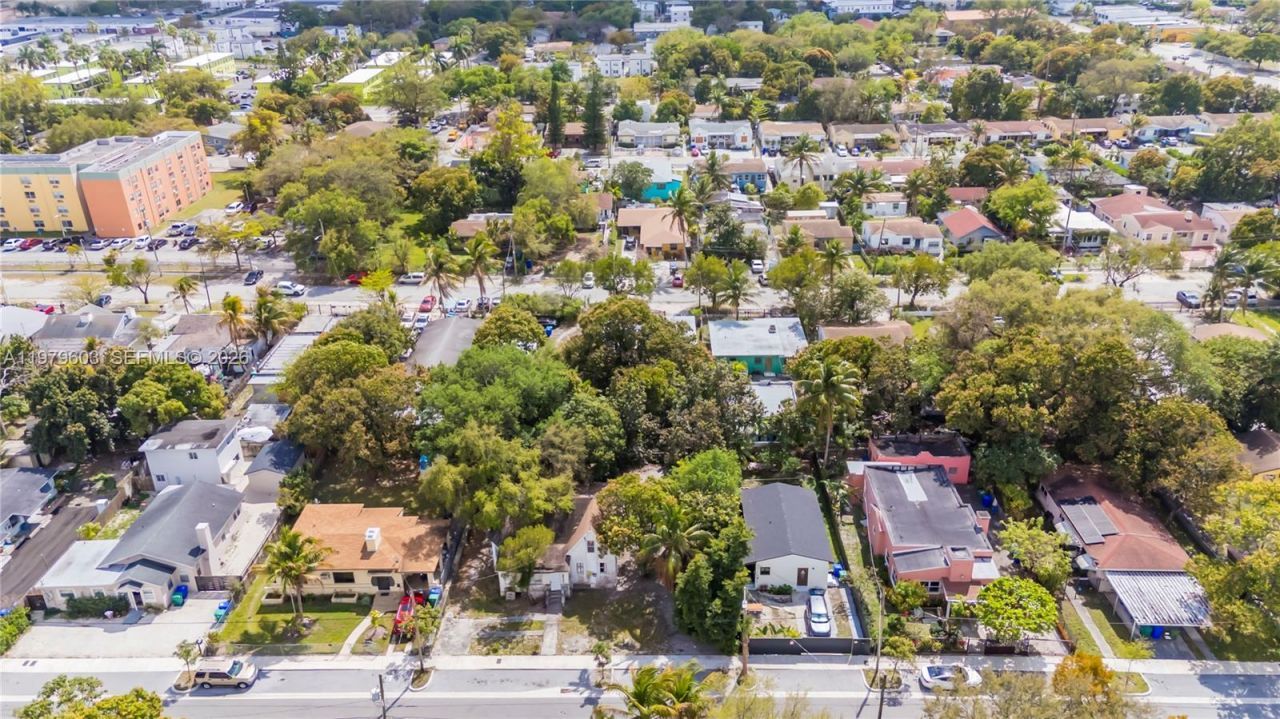 98 NE 70th St , Miami, FL 33138 Photo