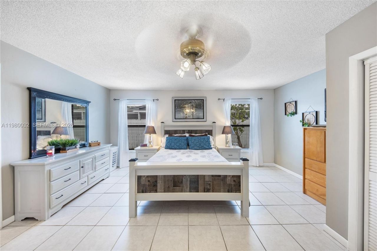 10020 SW 83rd St, Miami, FL 33173 Photo