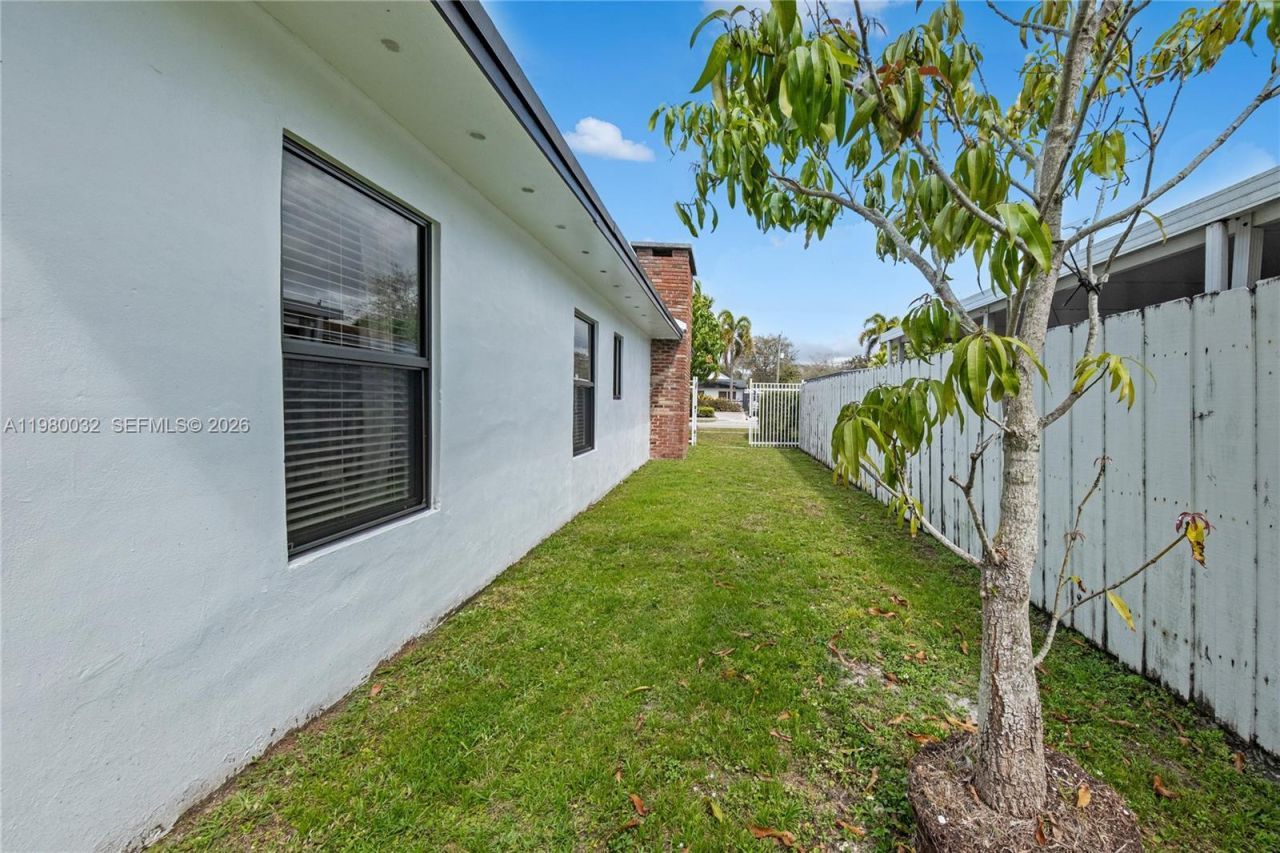 10020 SW 83rd St, Miami, FL 33173 Photo