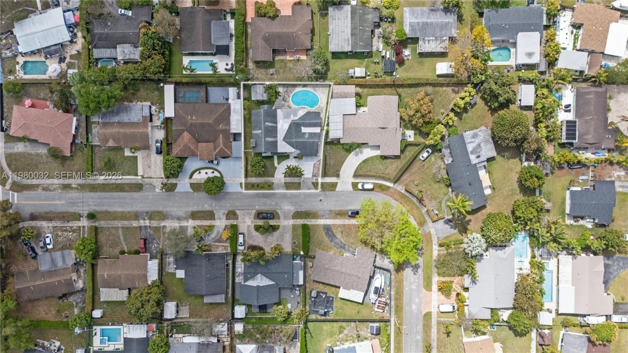 10020 SW 83rd St, Miami, FL 33173 Photo