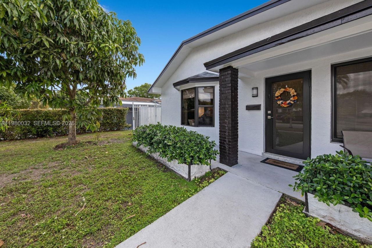 10020 SW 83rd St, Miami, FL 33173 Photo