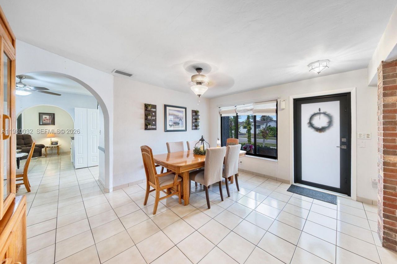 10020 SW 83rd St, Miami, FL 33173 Photo