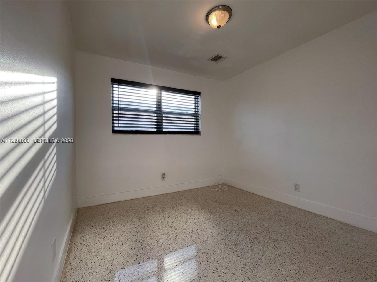 514 NE 4th Ave, Unit 514, Hallandale Beach, FL 33009 Photo