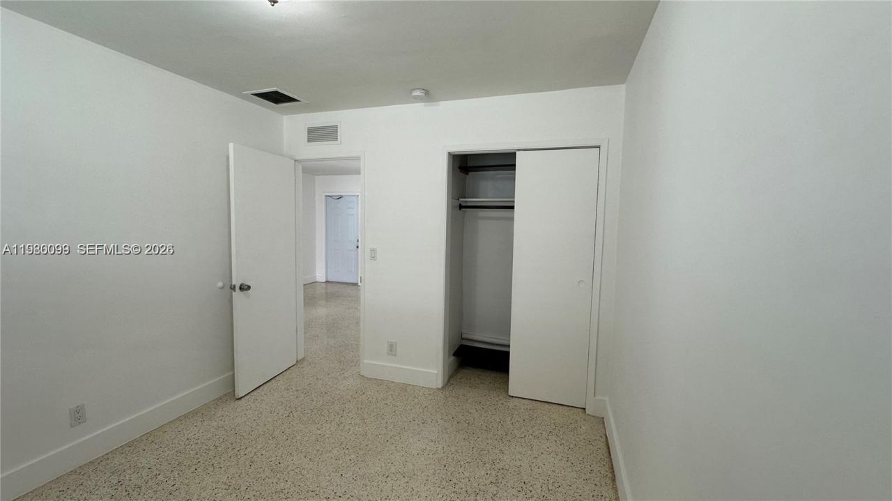 514 NE 4th Ave, Unit 514, Hallandale Beach, FL 33009 Photo