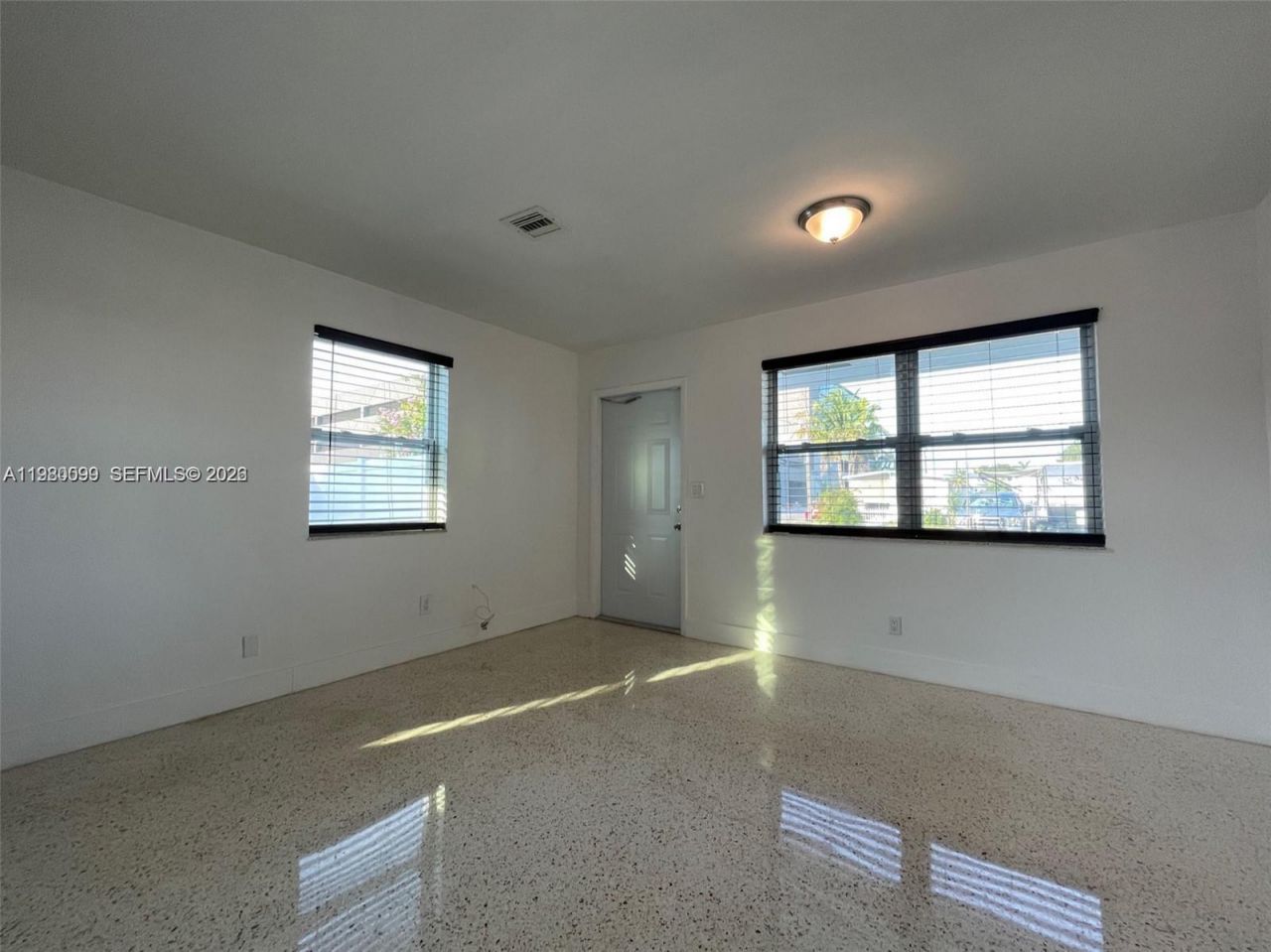 514 NE 4th Ave, Unit 514, Hallandale Beach, FL 33009 Photo