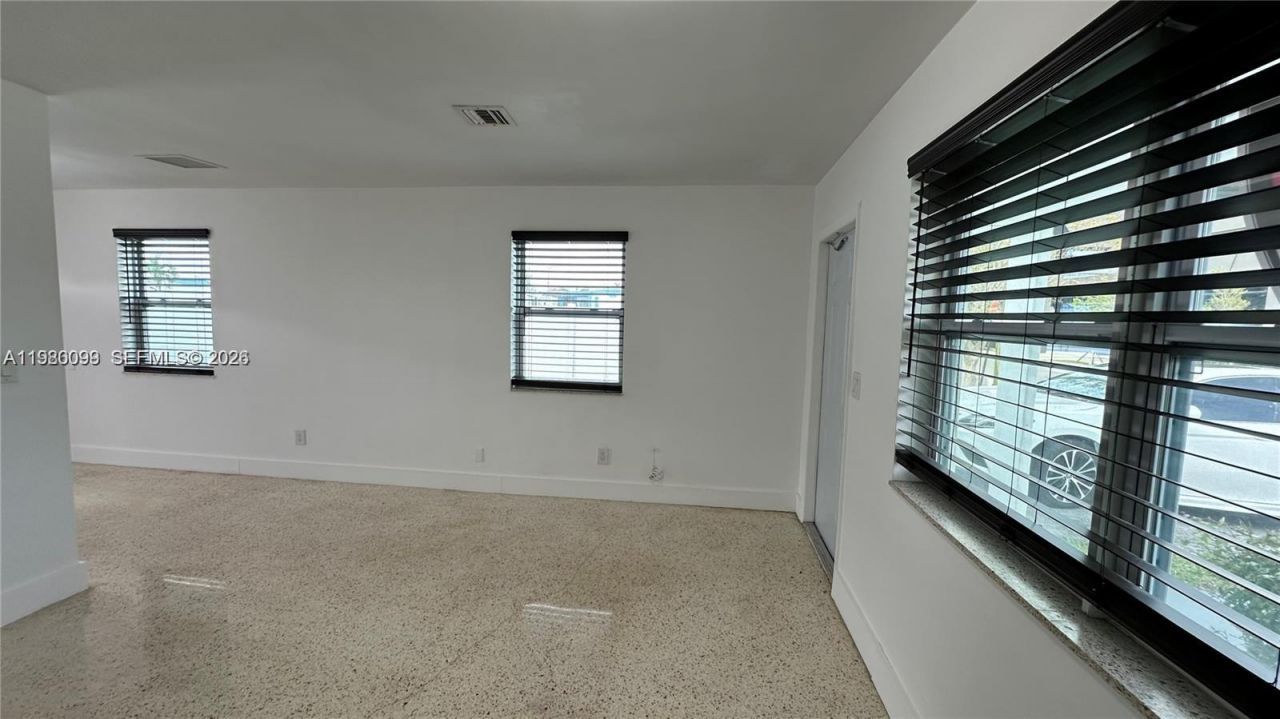 514 NE 4th Ave, Unit 514, Hallandale Beach, FL 33009 Photo