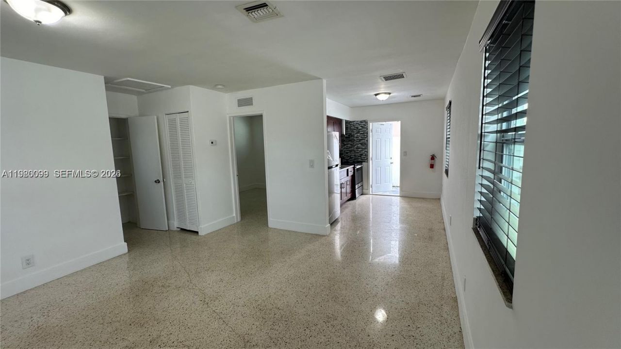 514 NE 4th Ave, Unit 514, Hallandale Beach, FL 33009 Photo