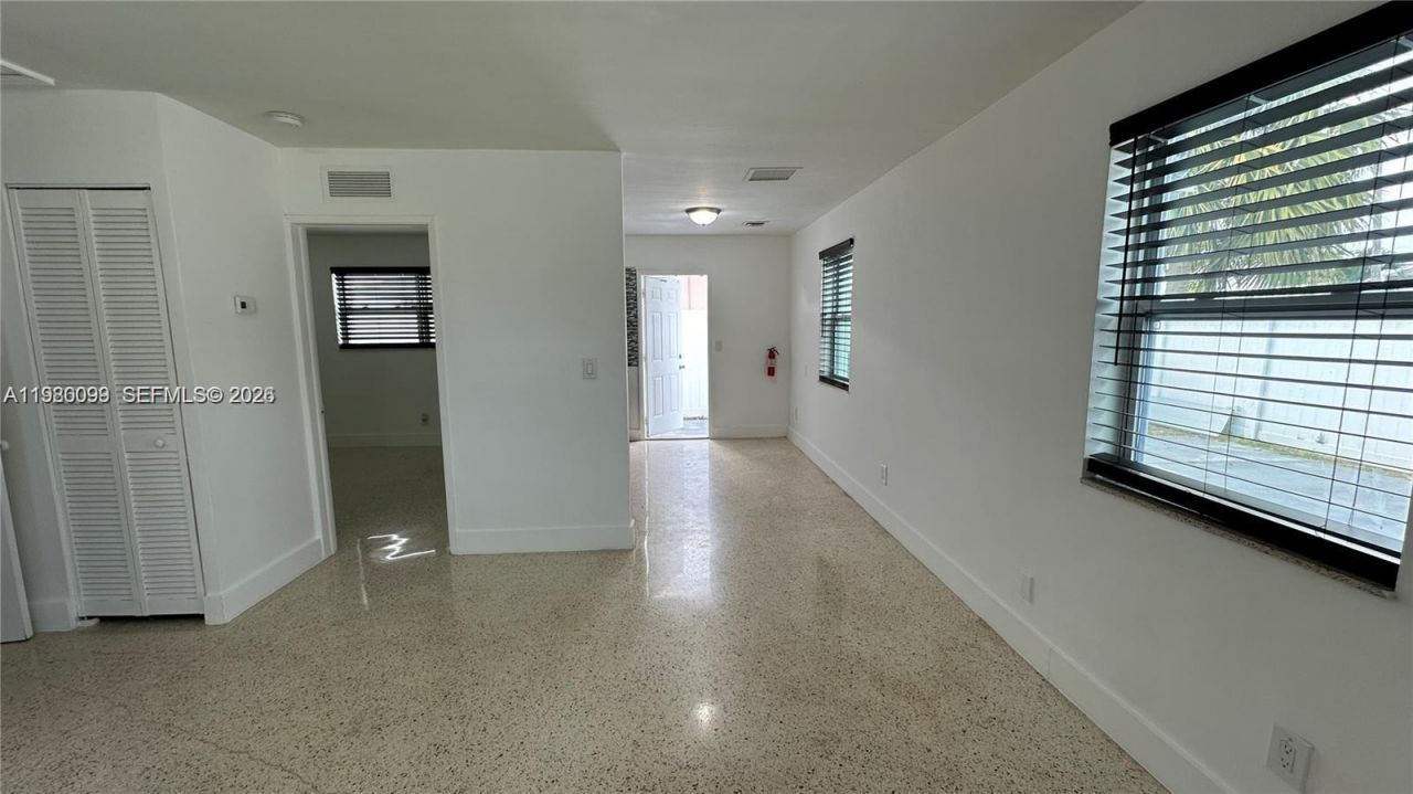 514 NE 4th Ave, Unit 514, Hallandale Beach, FL 33009 Photo