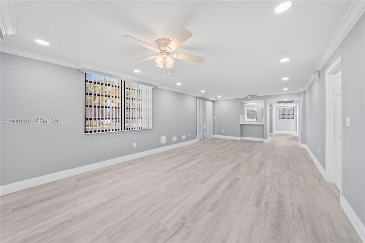 1001 Colony Point Cir , Unit 114, Pembroke Pines, FL 33026 Photo