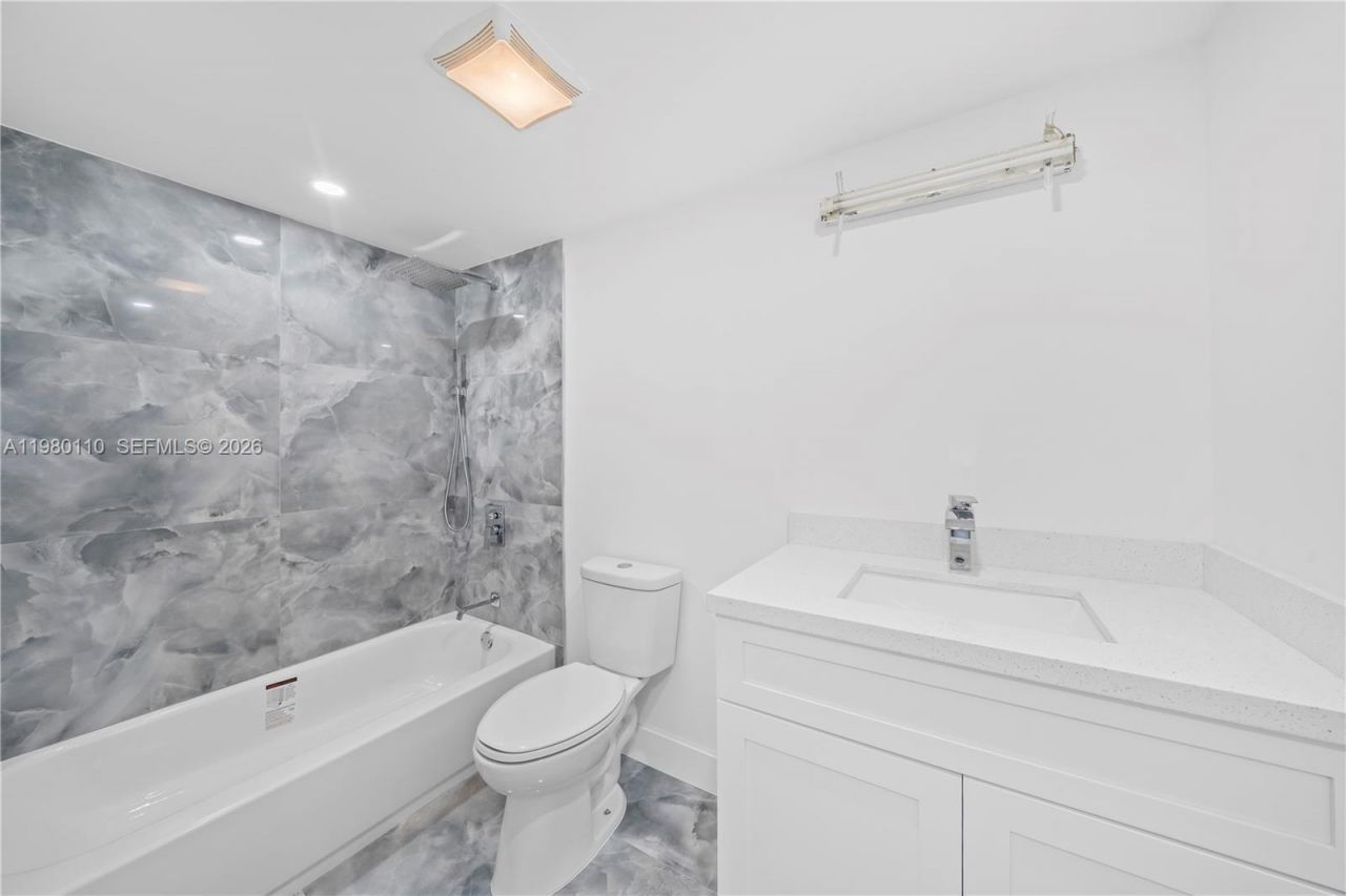 1001 Colony Point Cir , Unit 114, Pembroke Pines, FL 33026 Photo