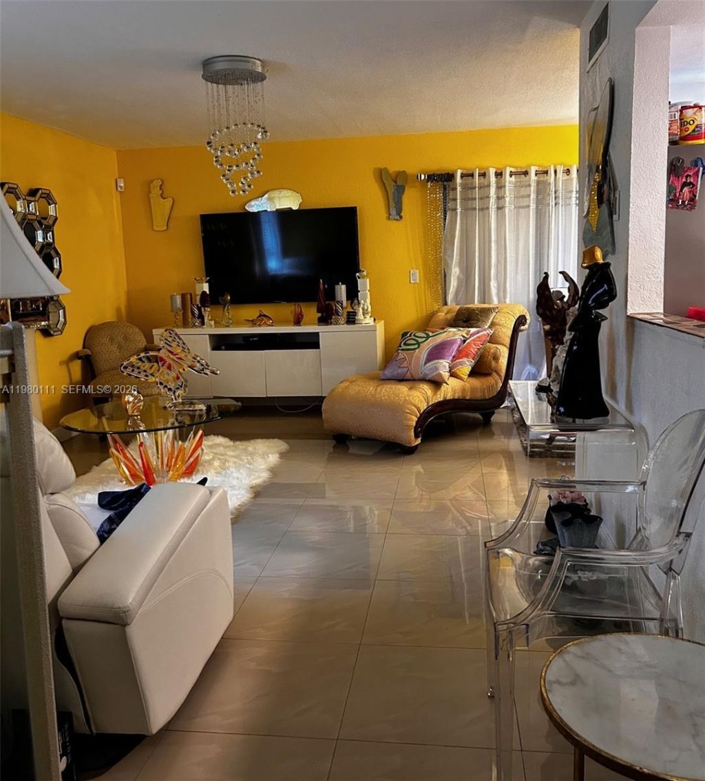 8404 N Missionwood Cir , Miramar, FL 33025 Photo