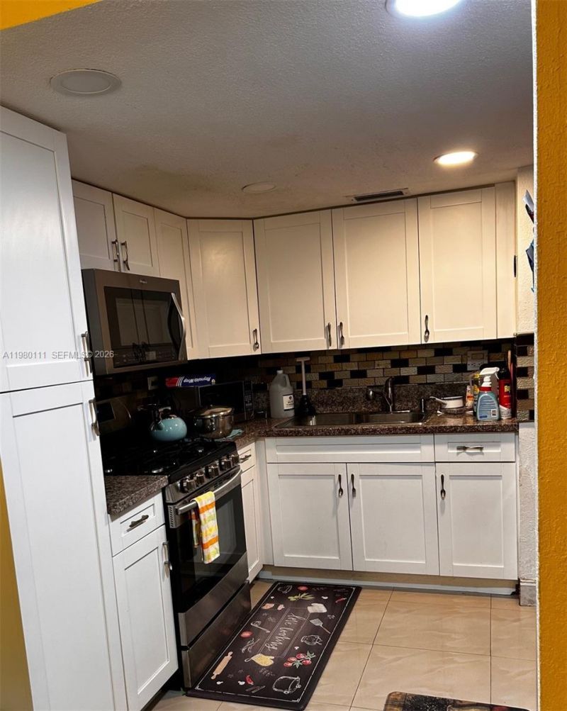 8404 N Missionwood Cir , Miramar, FL 33025 Photo