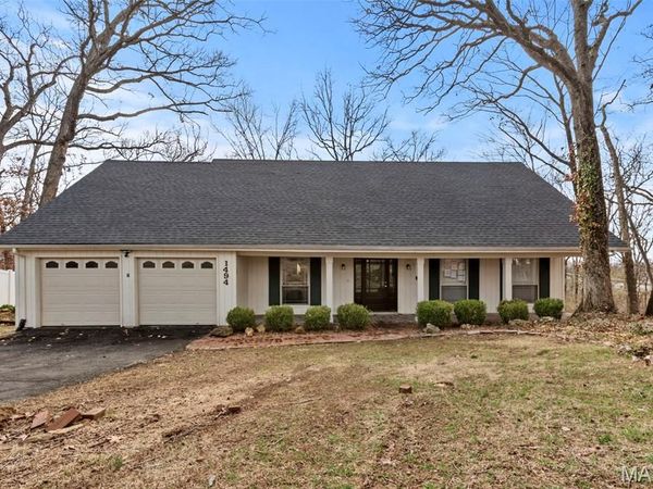 1494 Royal Springs Drive , Sunset Hills, MO 63122
