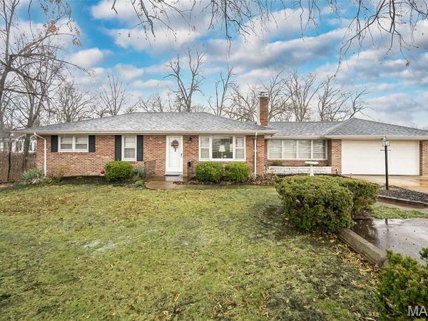 521 Kehrs Mill Road , Ballwin, MO 63011