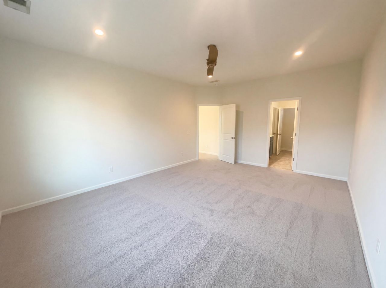 2226 Pimlico Drive Photo 4