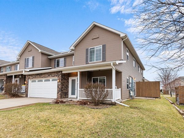 1633 Burr Drive , North Liberty, IA 52317