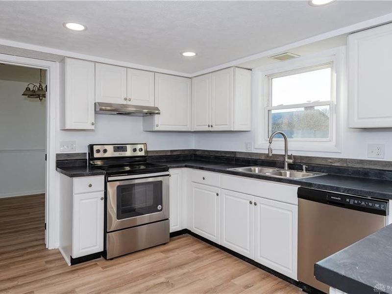 4020 Caprice Road, Englewood, OH 45322 Photo 12