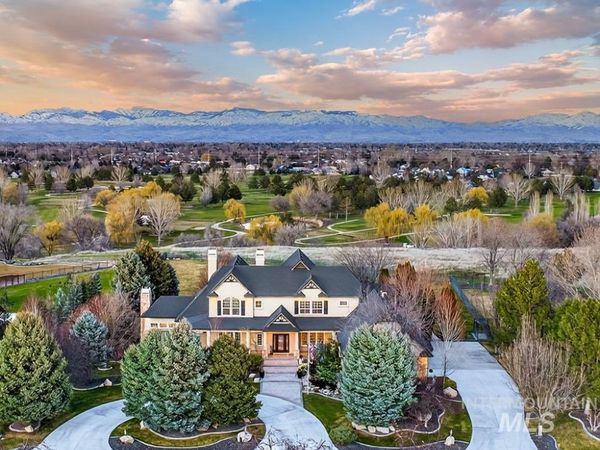 3842 E Vantage Pointe Ln, Meridian, ID 83642