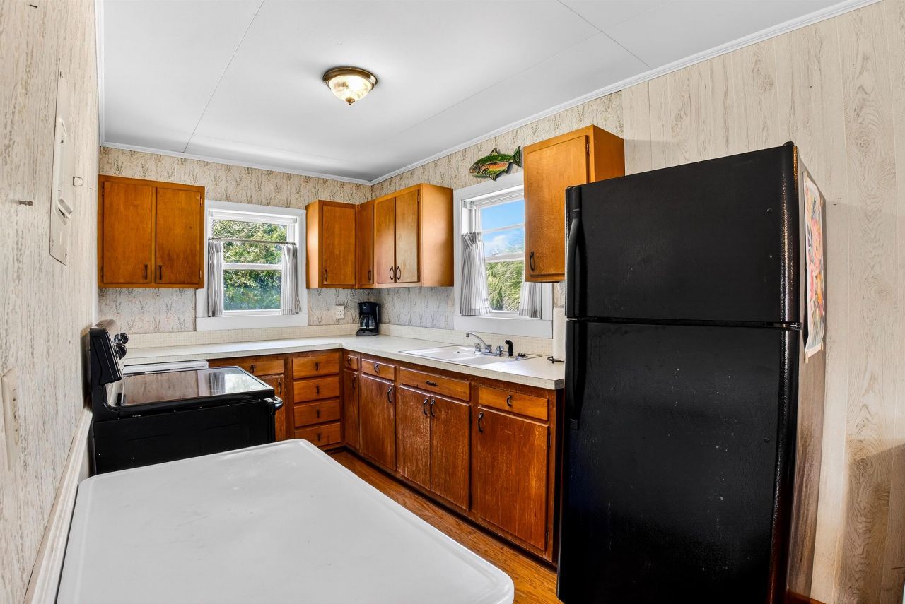 580 Parker Dr. Photo 24