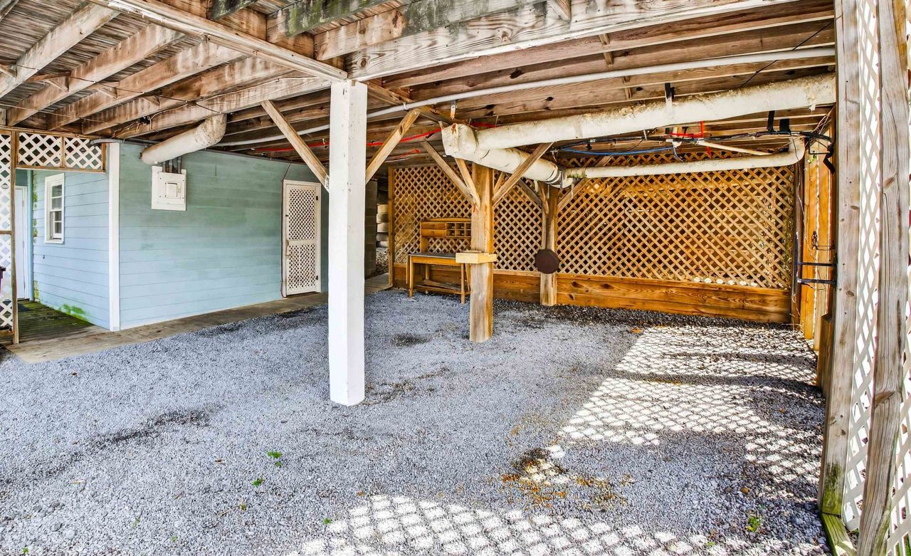 580 Parker Dr. Photo 31