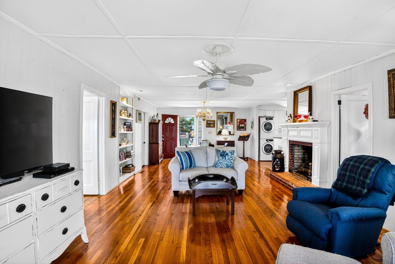 580 Parker Dr. Photo 8