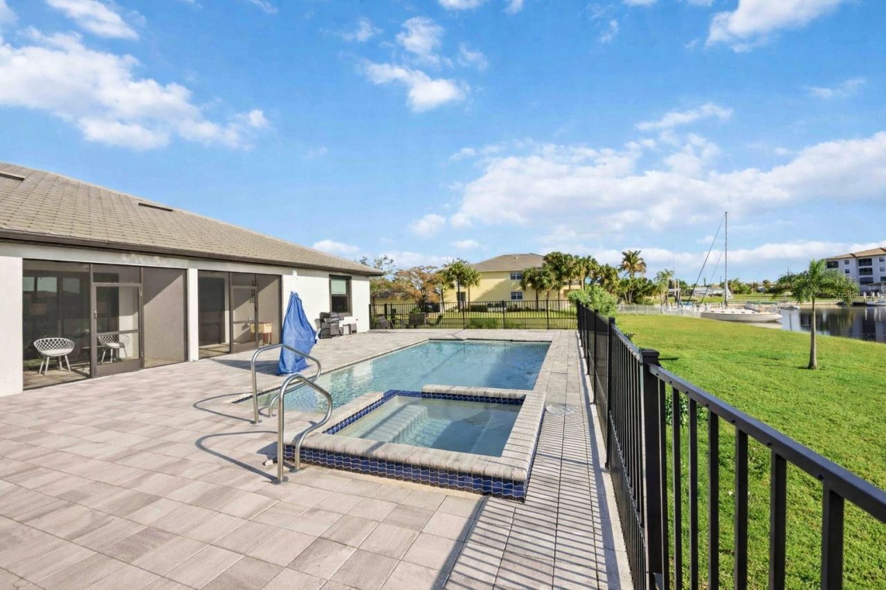 3240 Wood Thrush Drive , Unit 111 & 112, Punta Gorda, FL 33950 Photo