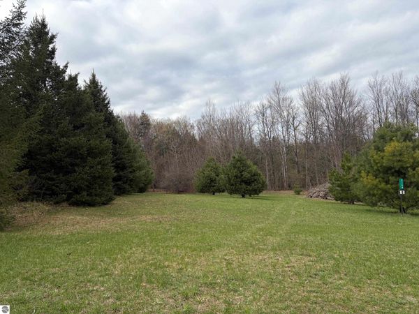 2164 Belanger Creek Drive N, Suttons Bay, MI 49682