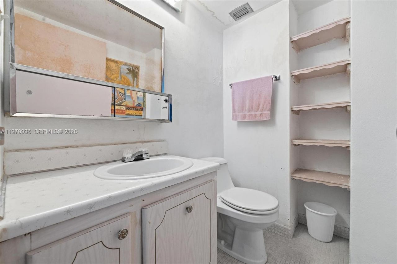 9225 Collins Ave , Unit 610, Surfside, FL 33154 Photo