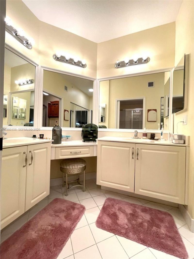 7775 Yardley Dr, Unit 409, Tamarac, FL 33321 Photo