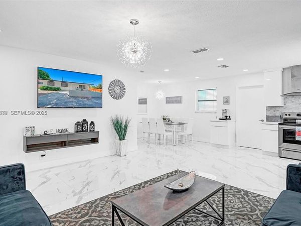 2338 Fillmore St , Hollywood, FL 33020