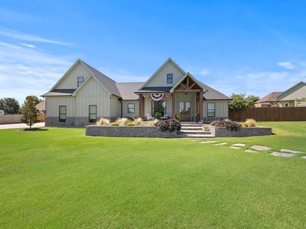 1611 N Mason Street, Bowie, TX 76230