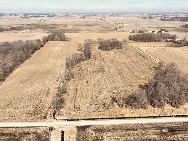 ** ** 600 S road Road, Kewanna, IN 46939