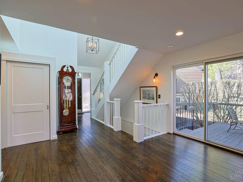 14 Spring Knoll Drive, Mariemont, OH 45227 Photo 3