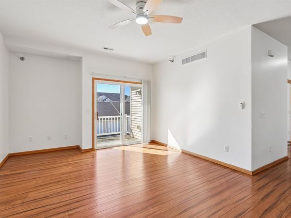 10335 Norfolk Drive, Unit 7, Johnston, IA 50131