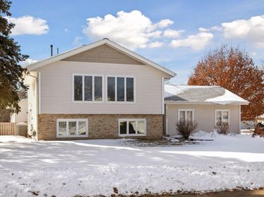 2301 E 121st Street, Burnsville, MN 55337