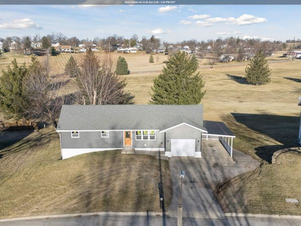 1524 Rainbow Drive, Belle Plaine, IA 52208