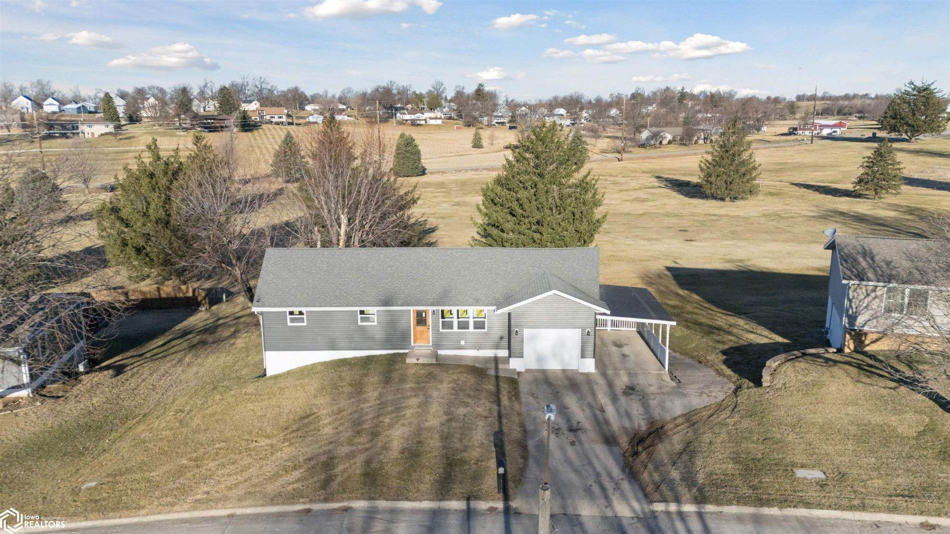 1524 Rainbow Drive, Belle Plaine, IA 52208 Main Photo