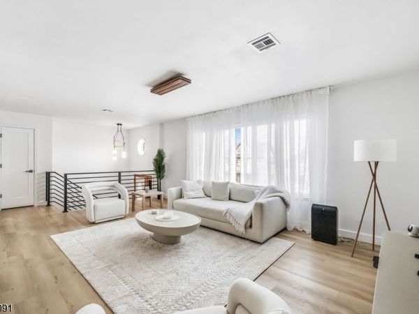 123 Chestnut St, Garfield, NJ 07026