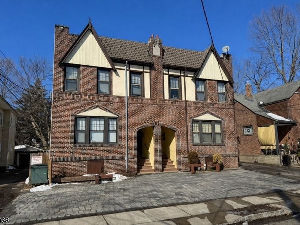 16 Roosevelt Ave, Dumont, NJ 07628