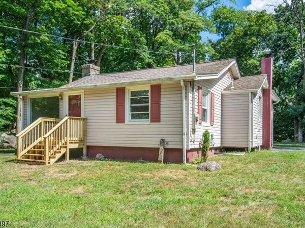 212 N Beverwyck Rd, Parsippany-Troy Hills, NJ 07034