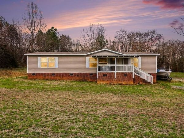 4963 Thom Road , Mebane, NC 27302