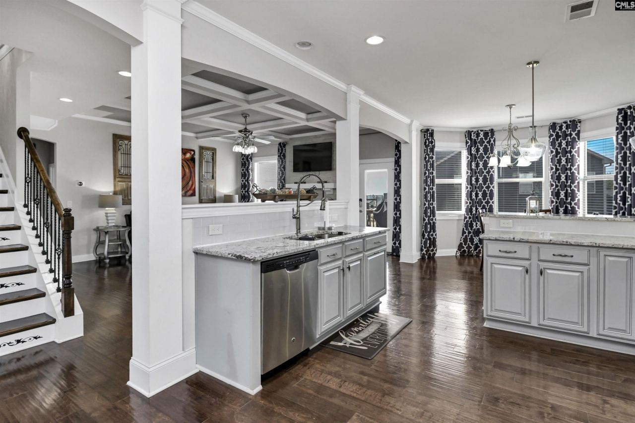 576 Maple Valley Loop Photo 11