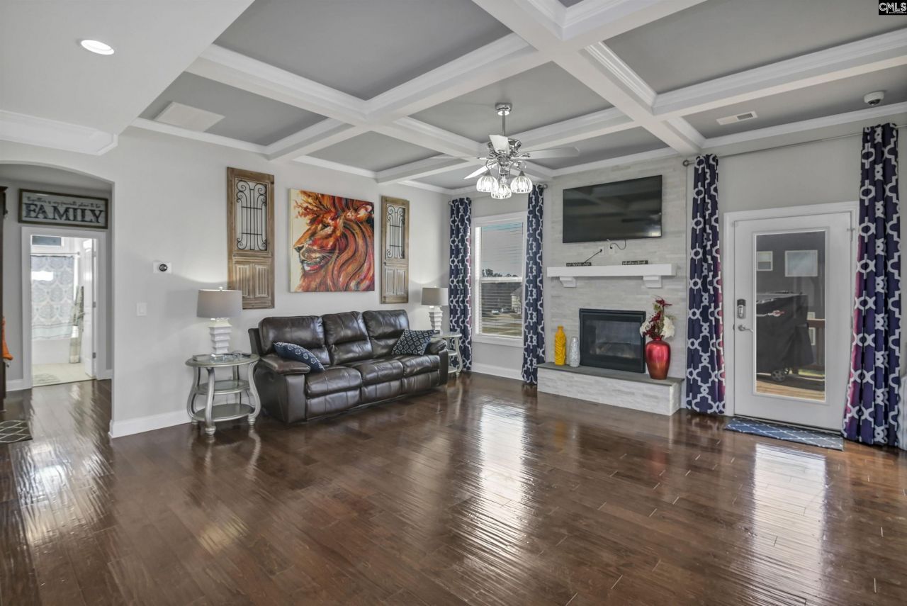 576 Maple Valley Loop Photo 4