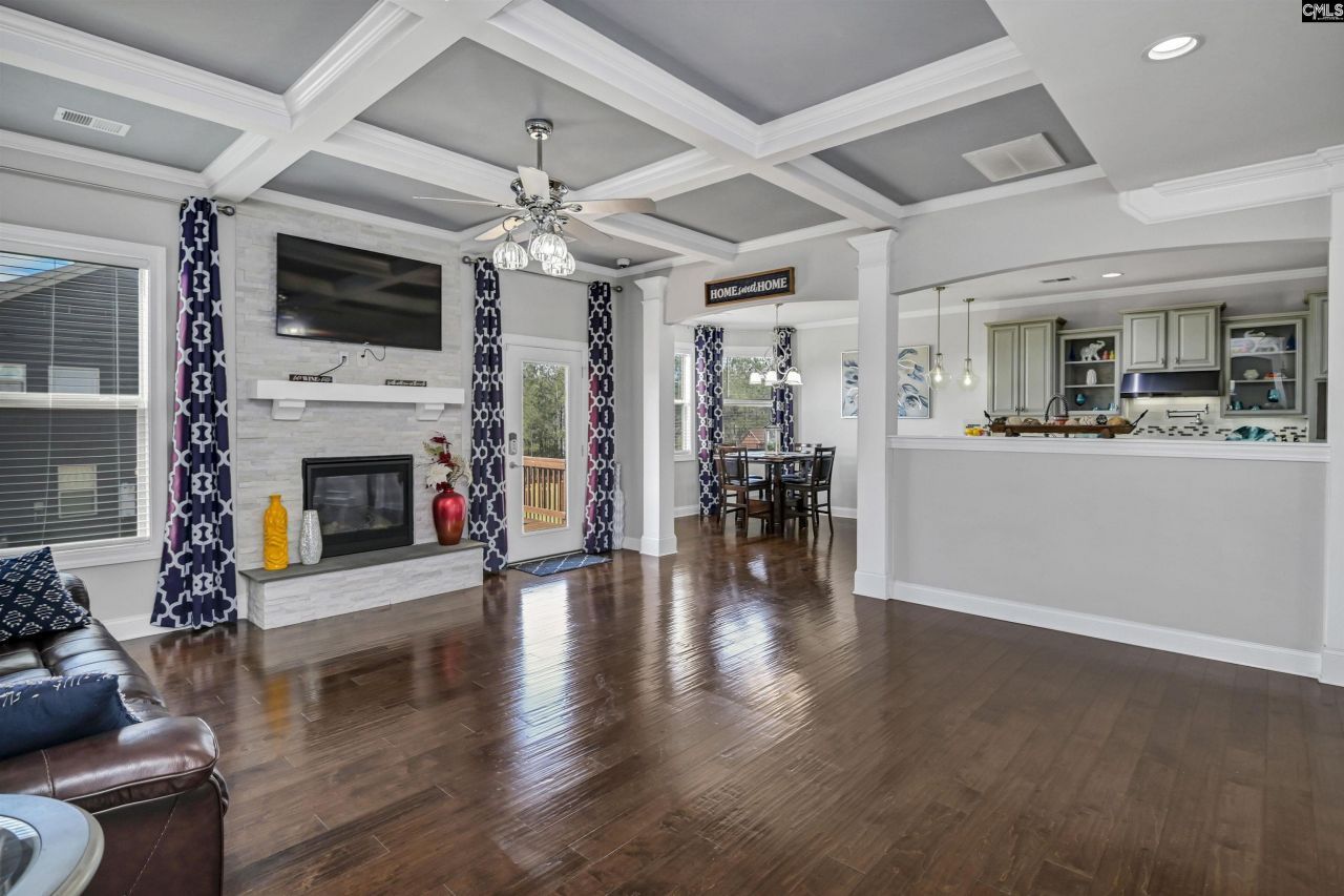 576 Maple Valley Loop Photo 6